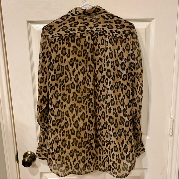 3/$25 Banana Republic Leopard Button Down - Picture 2 of 3
